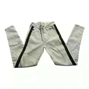 KanCan High Rise  White Stretch Skinny Jeans NWT Size 0.